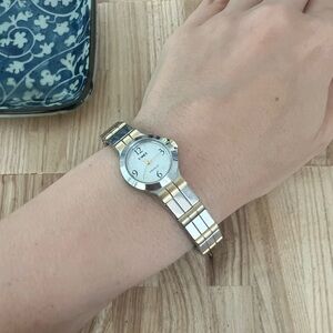 Timex ladies two toned expansion bracelet watch NEW BATTERY